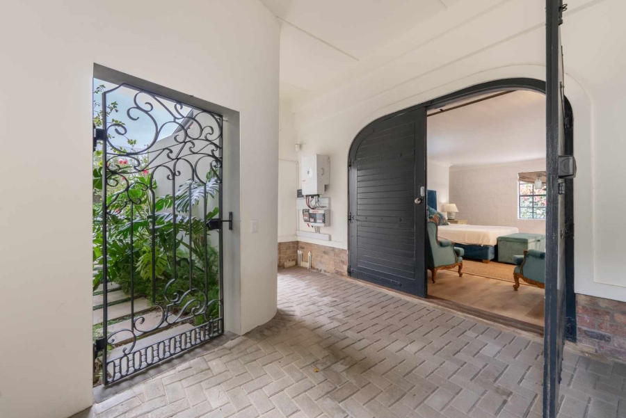 6 Bedroom Property for Sale in Claremont Upper Western Cape